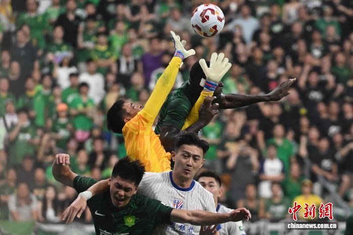 中超第17轮：国安不敌申花让出榜首，申花终结