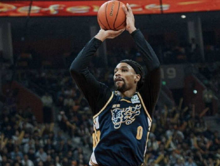 广东弃用萨林杰 战术调整引发战术体系争议