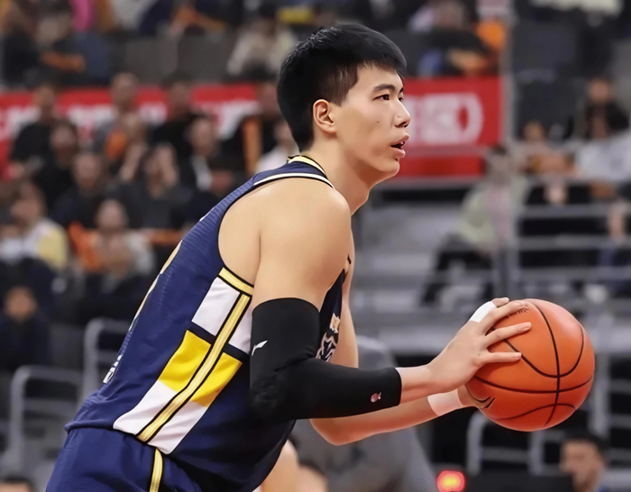 广东队中锋焦泊乔请假离队 处理家庭事务与伤病