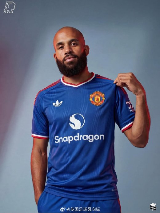 曼联2026-27赛季新版球衣设计细节曝光 球迷热议红