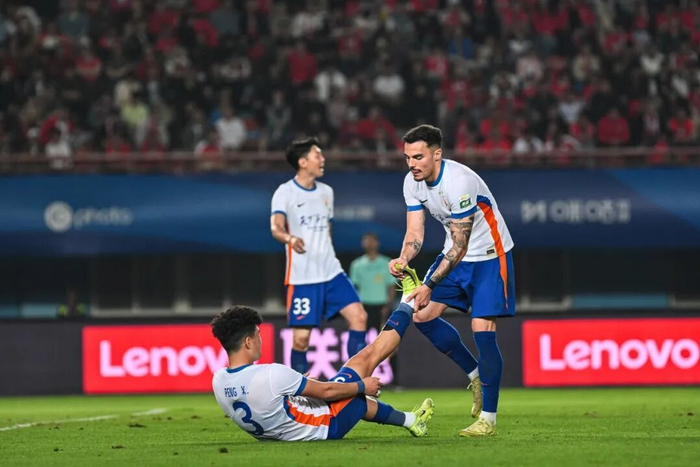 泰山队双U21首发迎战河南队 年轻球员闪耀赛场