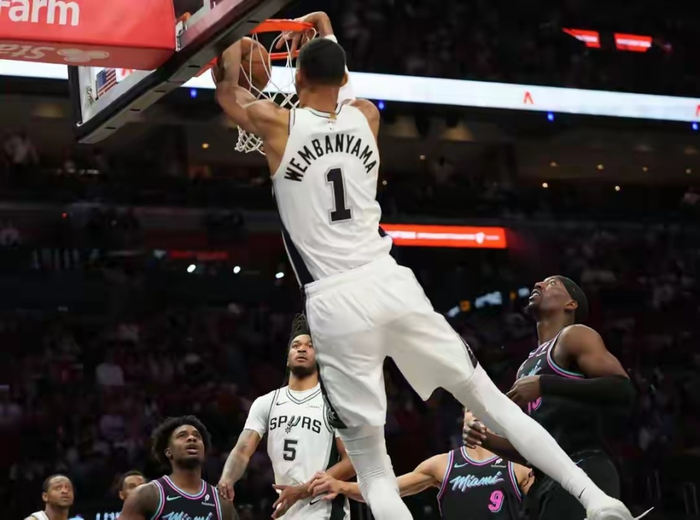 阿德巴约83分创纪录引争议 热火五连败遭联盟围