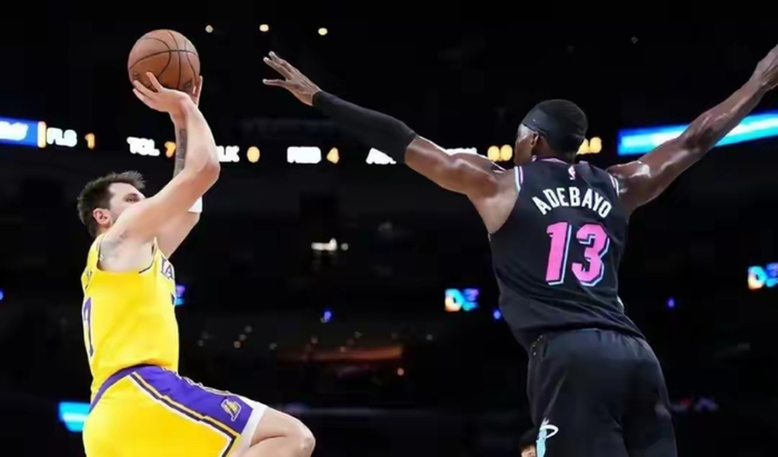 阿德巴约83分创纪录引争议 热火五连败遭联盟围